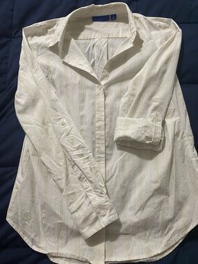 Apt. 9 White Button Front Shirt with Gold Metallic Threading